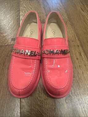 CHANEL Pink Patent Leather Logo Chain Loafers